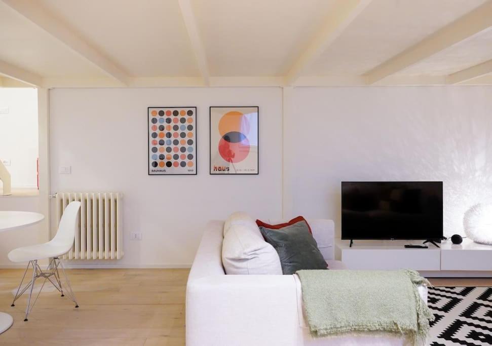 Ferienwohnung Navigli-Bocconi Spazio Luce Design Mailand Exterior foto